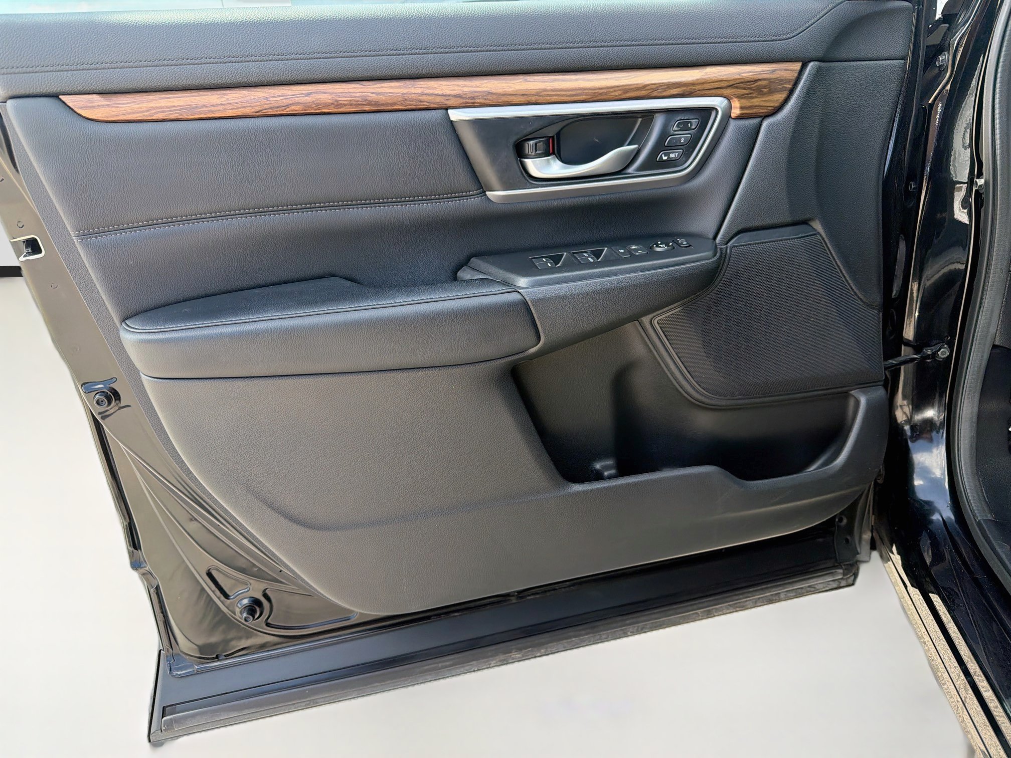 Used 2017 Honda CR-V Touring image 21