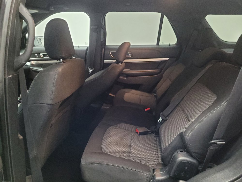 Used 2019 Ford Explorer XLT w/ Equipment Group 201A FWD image 18