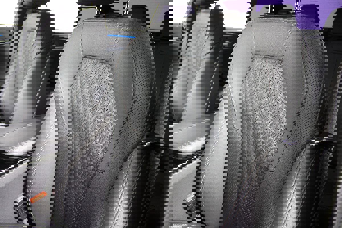 Used 2023 BMW 530e 530e w/ M Sport Package image 11