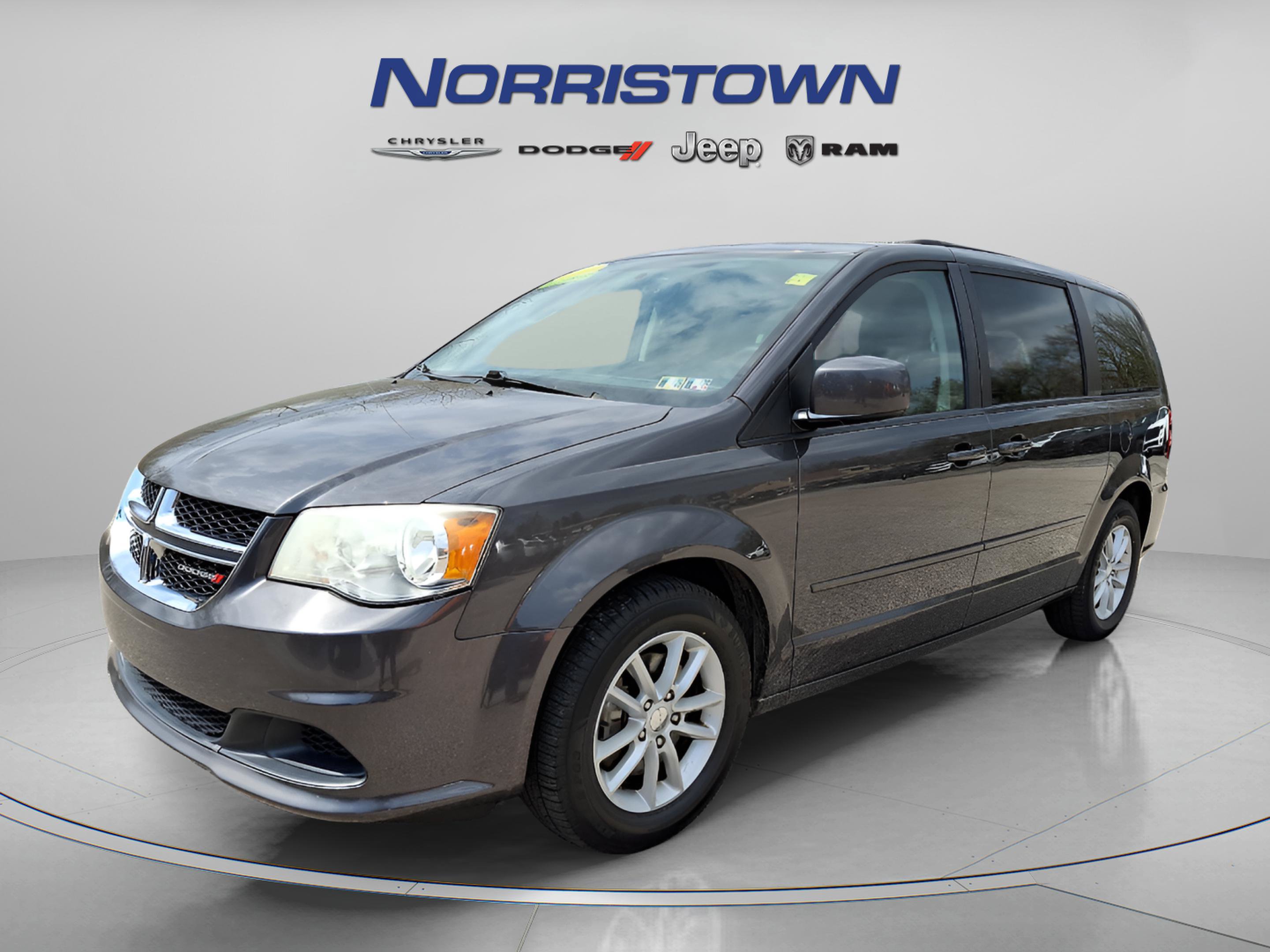 Used 2015 Dodge Grand Caravan SXT w/ UConnect Hands-Free Group image 3