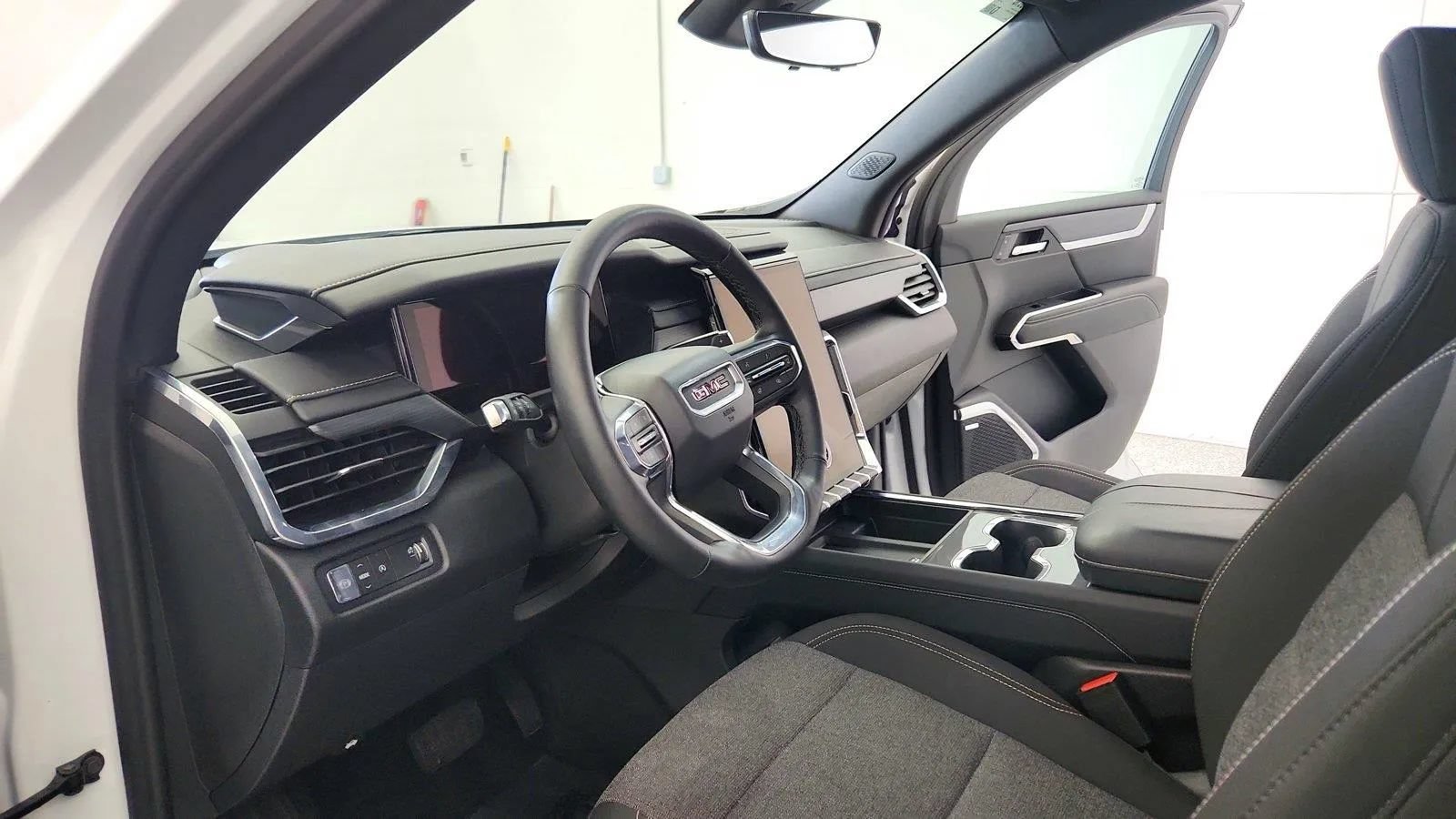 Used 2026 GMC Acadia Elevation FWD image 14