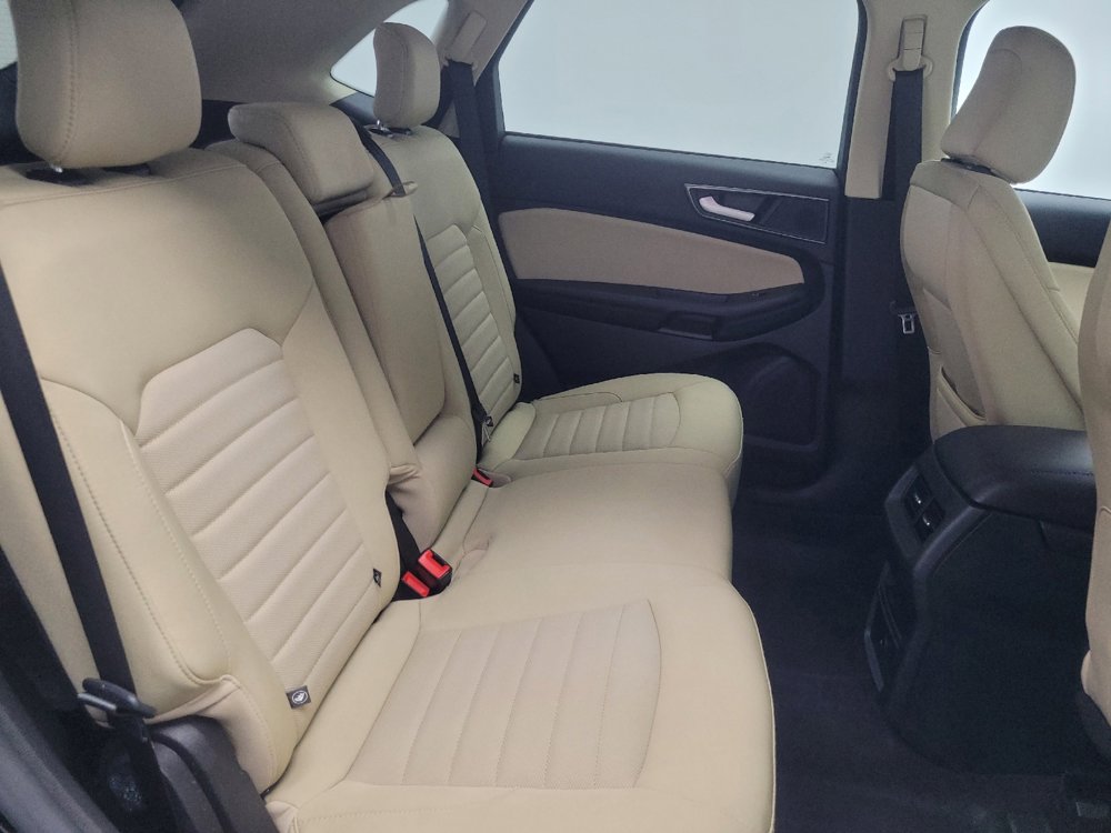 Used 2024 Ford Edge SE image 19