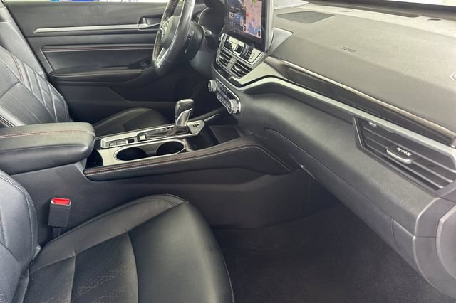 Used 2023 Nissan Altima 2.0 SR FWD image 17