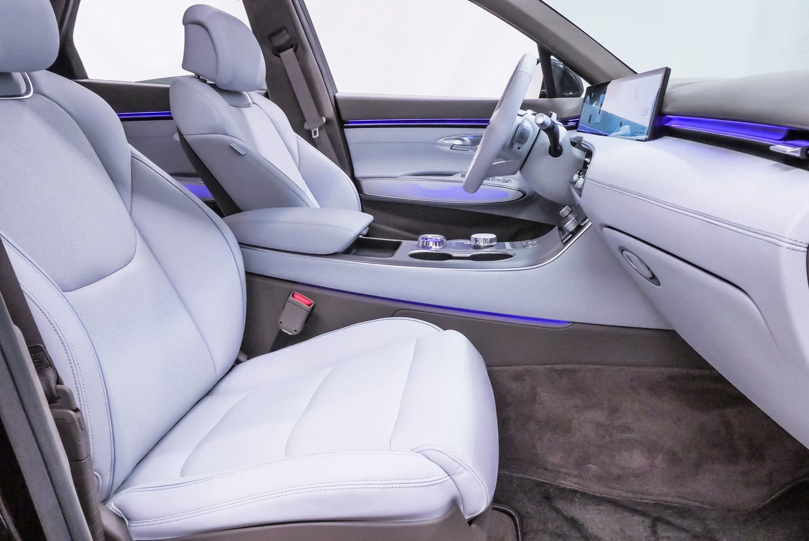 Certified 2026 Genesis GV70 2.5T Advanced image 14