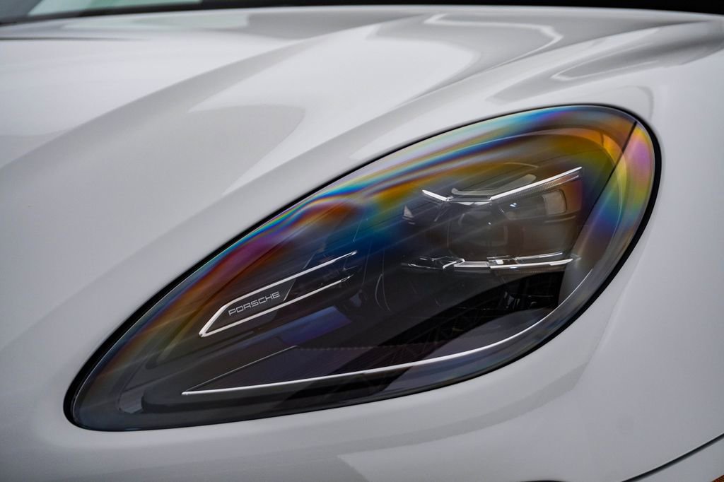 New 2026 Porsche Macan Turbo image 7