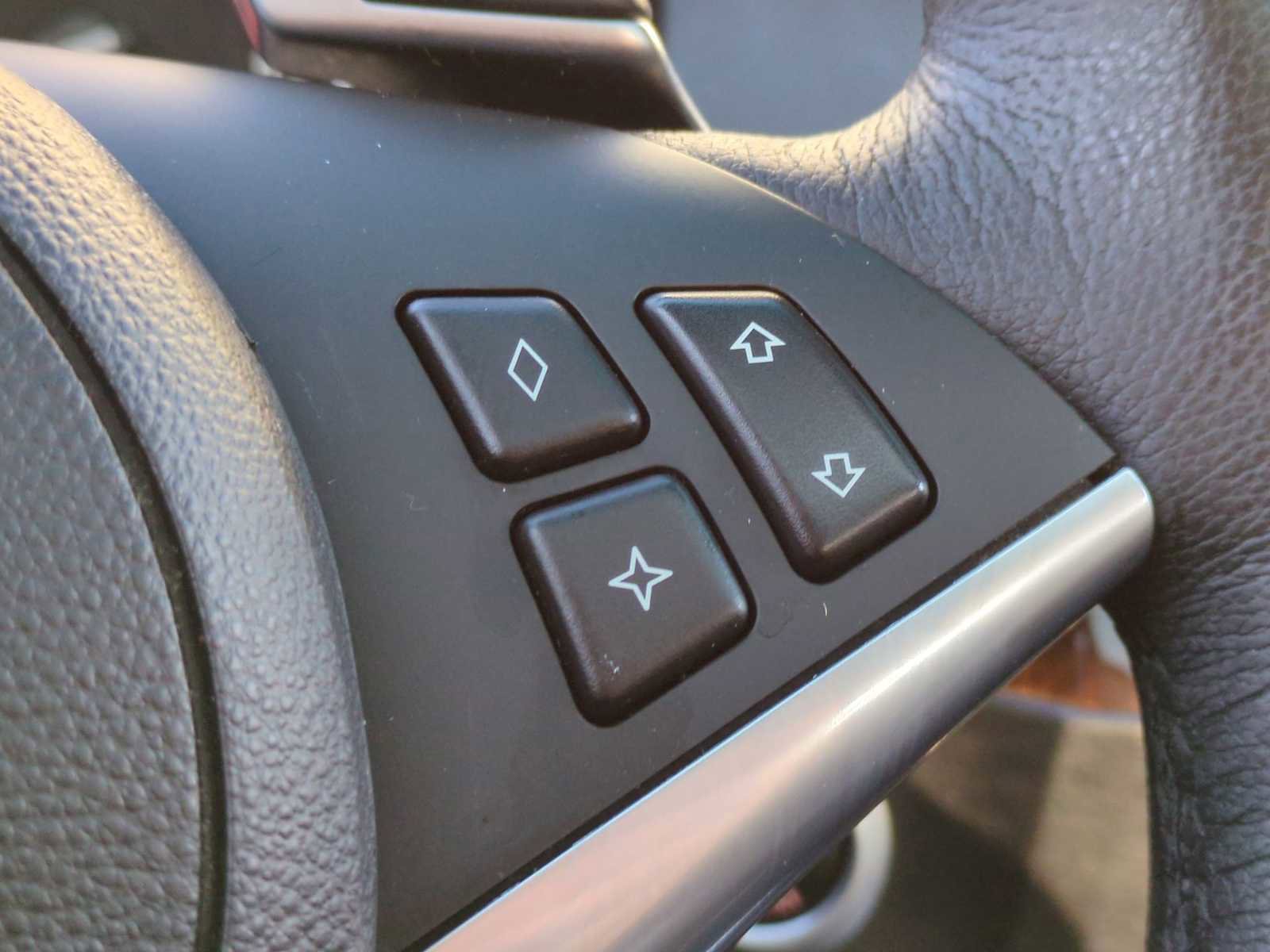 Used 2008 BMW 550i Sedan image 27