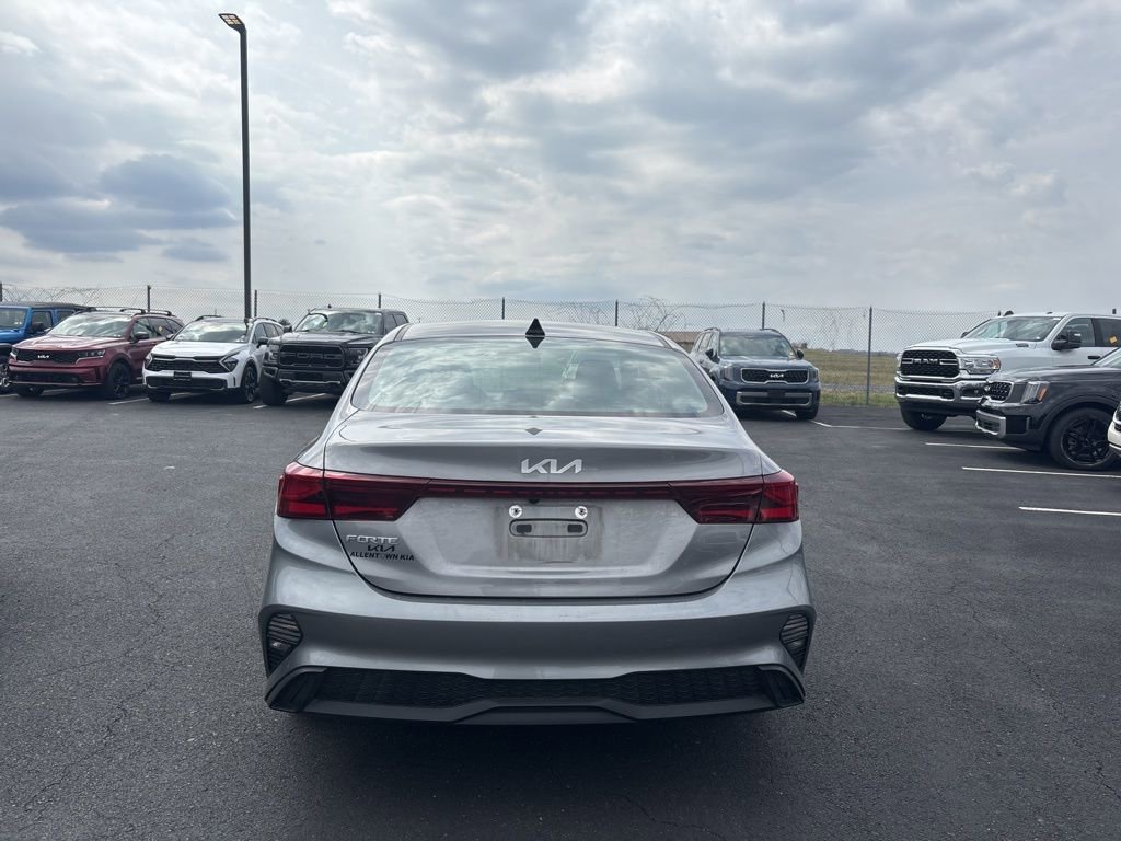 Used 2023 Kia Forte LXS w/ LXS Technology Package image 4