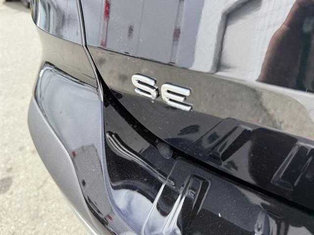 New 2025 Volkswagen Taos SE image 9