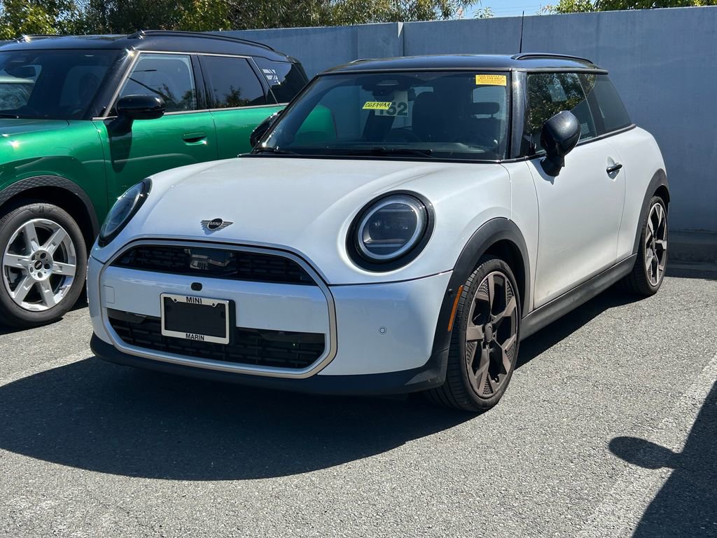 Used 2025 MINI Cooper 2-Door Hardtop FWD image 2