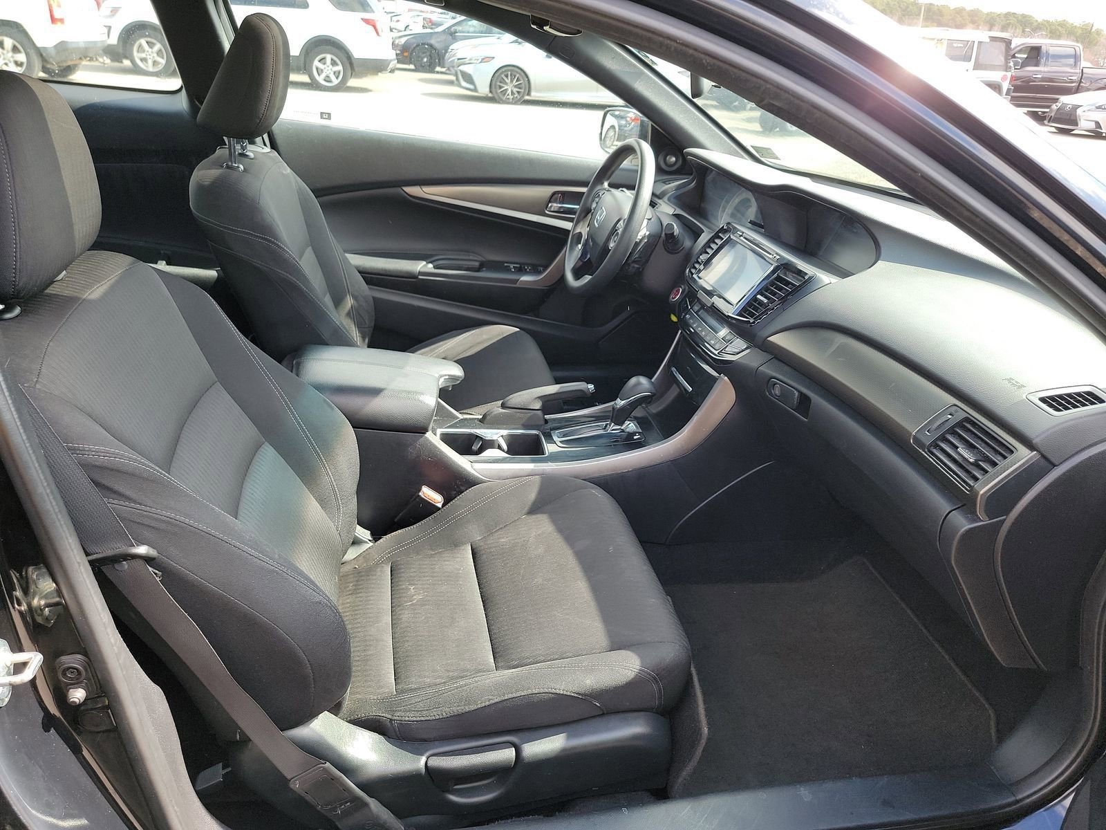 Used 2017 Honda Accord EX image 11