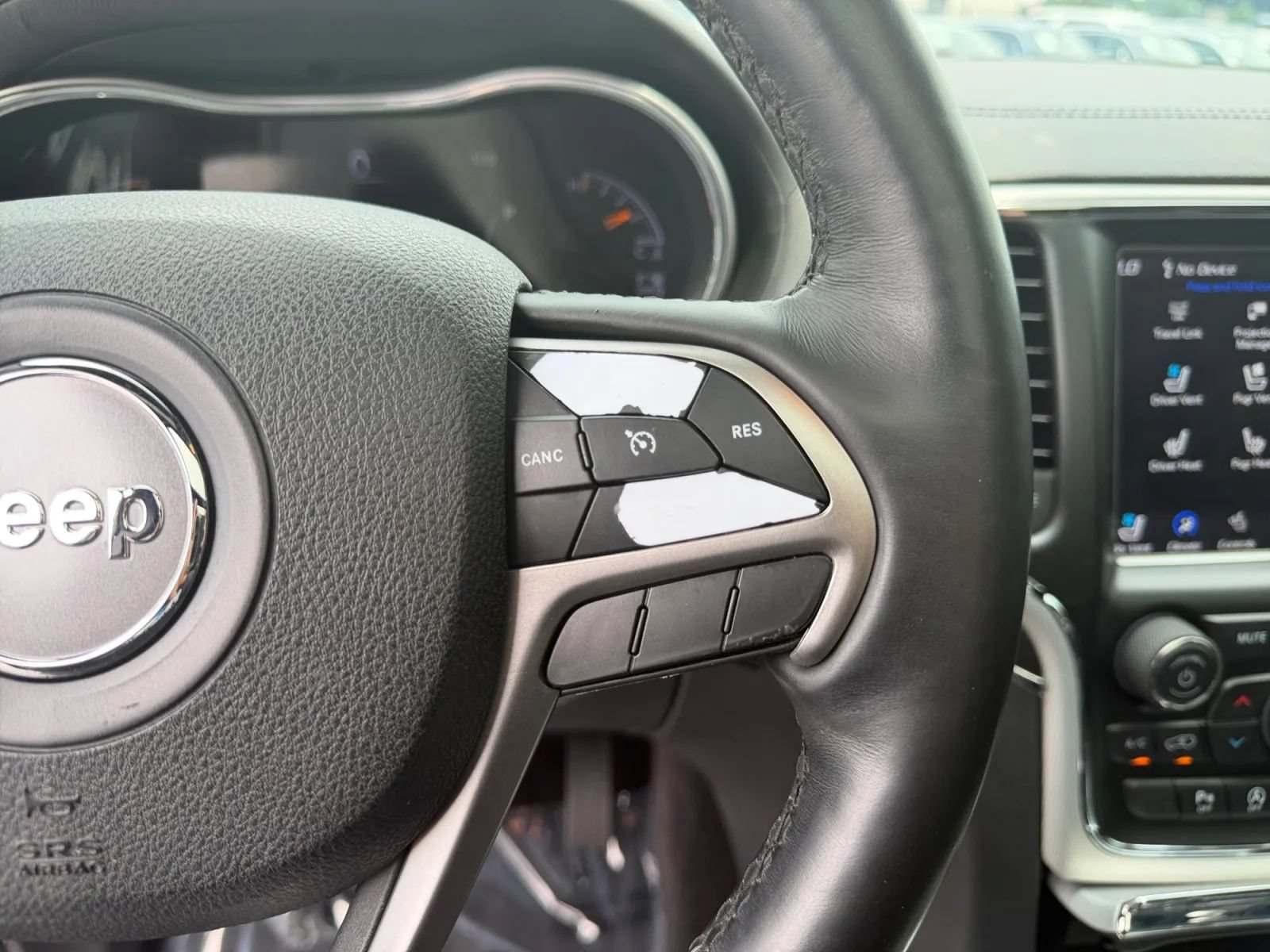 Used 2018 Jeep Grand Cherokee Overland w/ Interior Metal Package RWD image 22