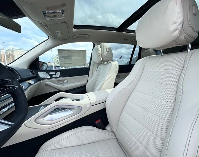 New 2026 Mercedes-Benz GLS 580 4MATIC image 23
