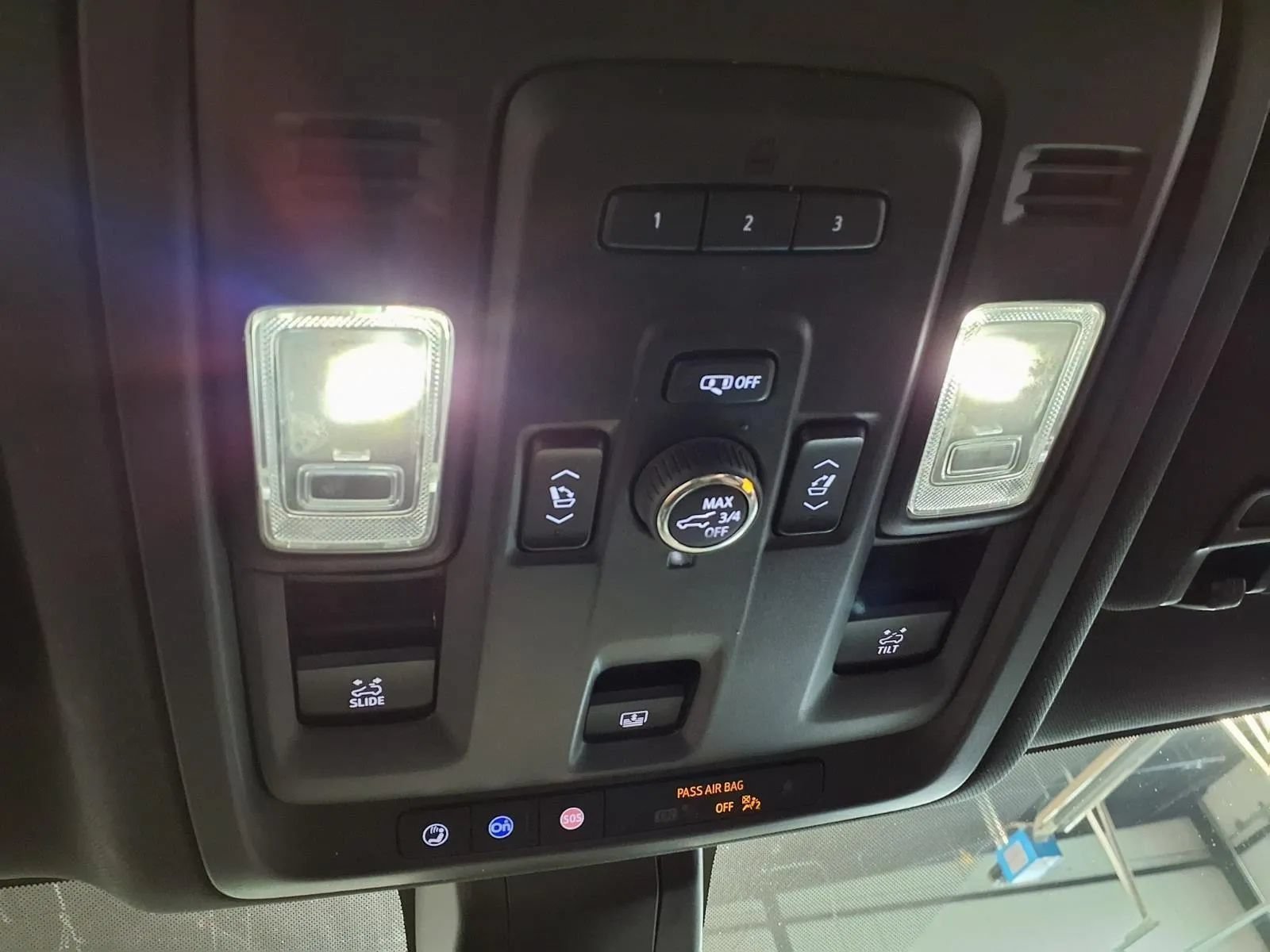 Used 2022 Chevrolet Suburban RST w/ Sport Performance Package AWD/4WD image 28