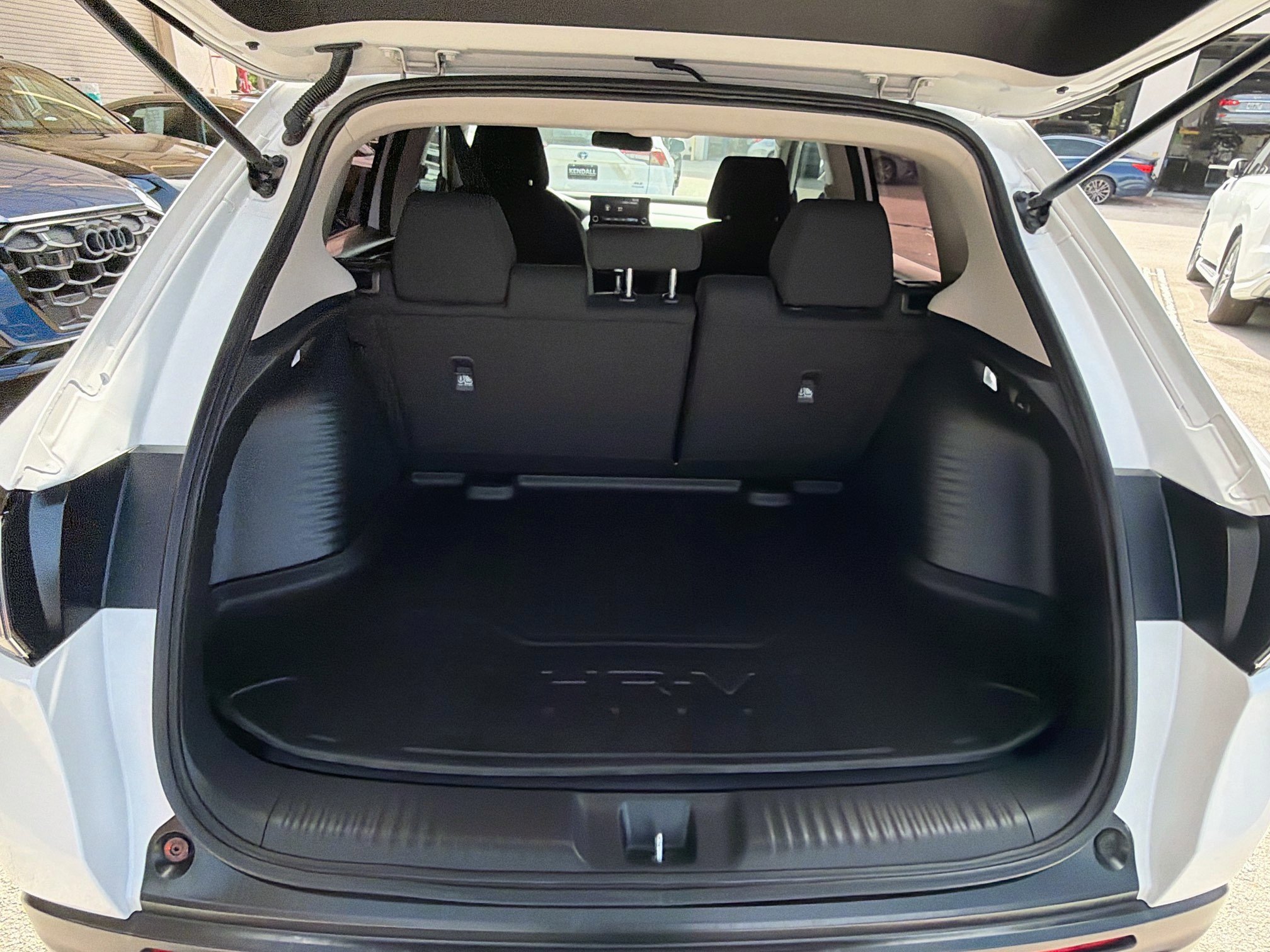 Used 2025 Honda HR-V LX image 25