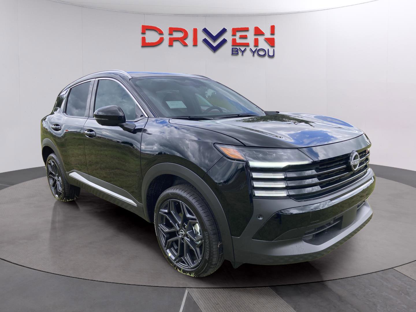 New 2025 Nissan Kicks SR image 8