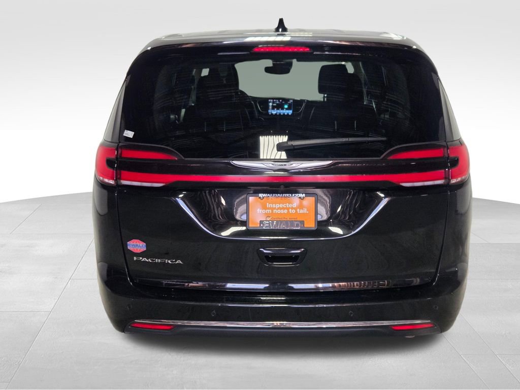 Certified 2024 Chrysler Pacifica Touring-L image 20