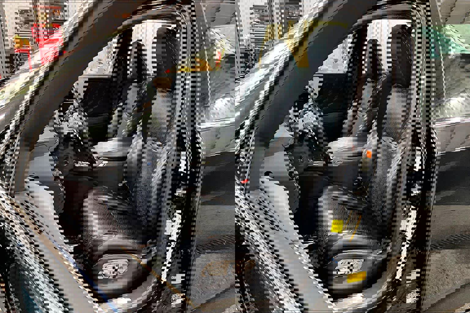 Used 2022 Lexus LS 500 F Sport w/ Accessory Package (Z2) image 8