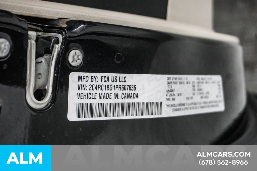 Used 2023 Chrysler Pacifica Touring-L FWD image 54