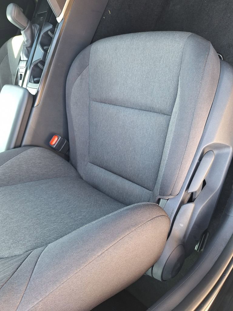 Used 2025 Toyota Camry LE image 27