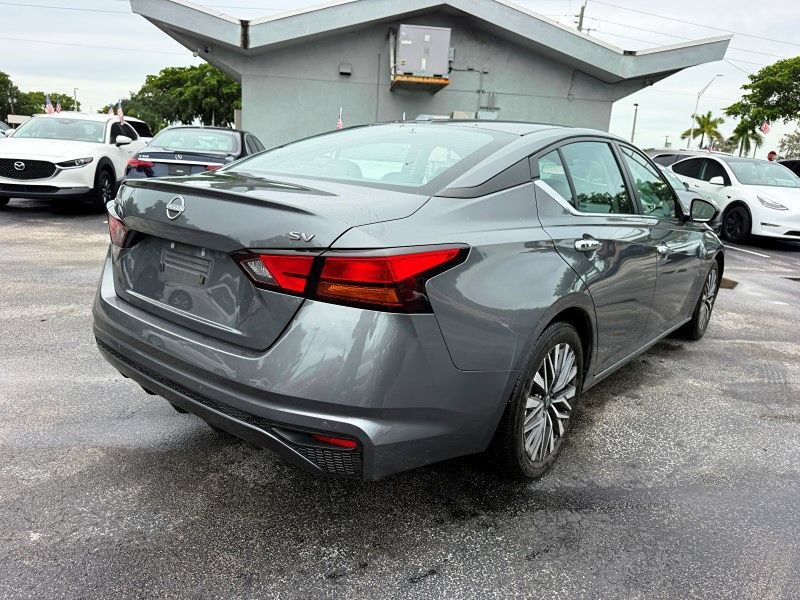 Used 2024 Nissan Altima 2.5 SV FWD image 5