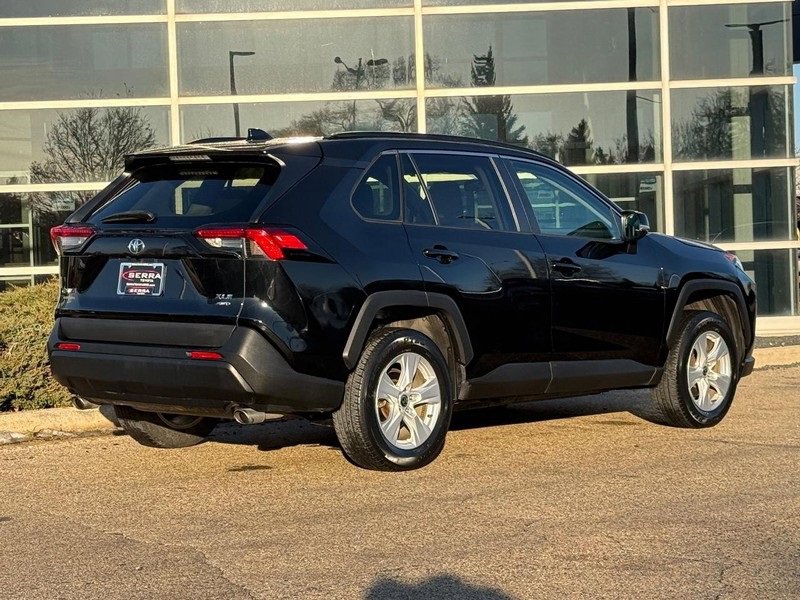 Used 2021 Toyota RAV4 XLE image 3