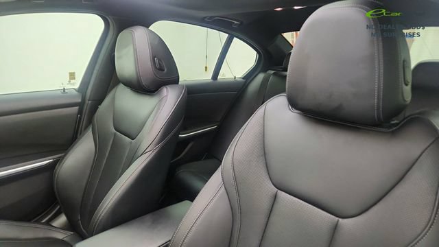 Used 2023 BMW 330i Sedan w/ Driving Assistance Package RWD image 33