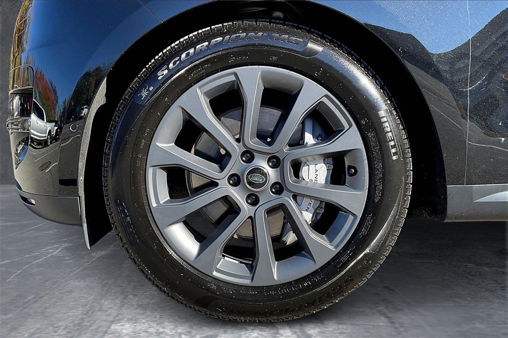 Used 2025 Land Rover Range Rover Sport image 33