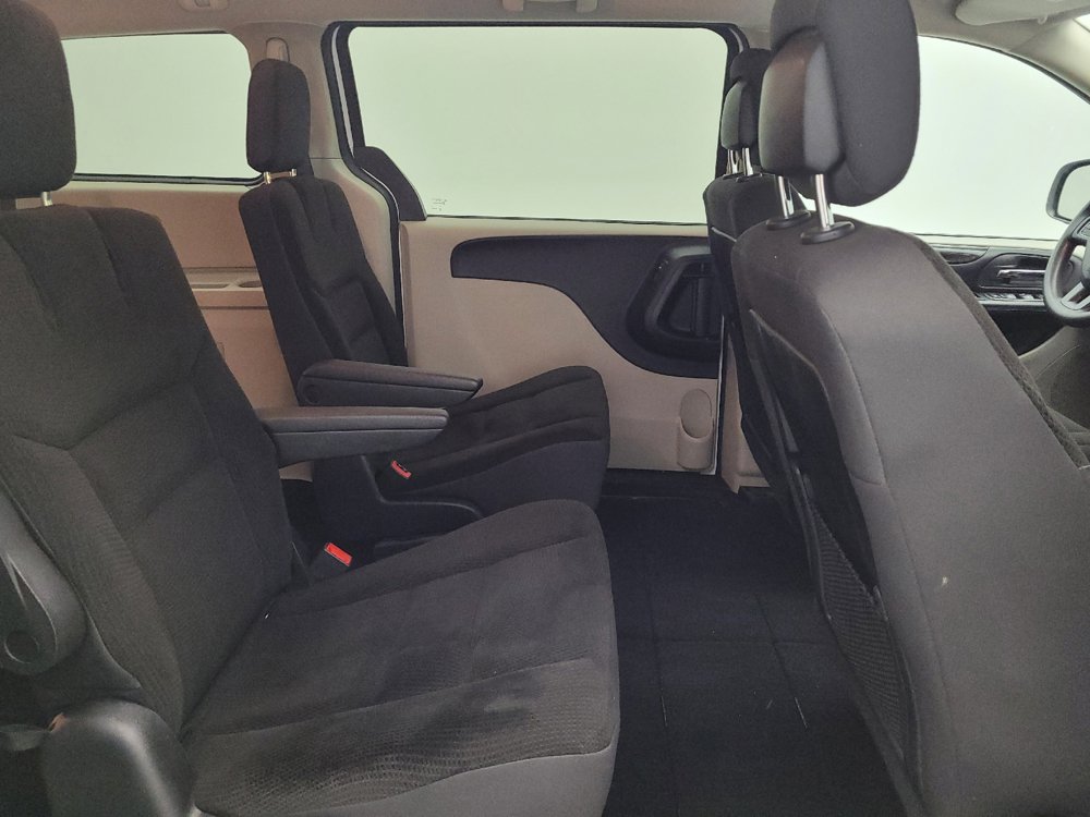 Used 2019 Dodge Grand Caravan SE FWD image 19