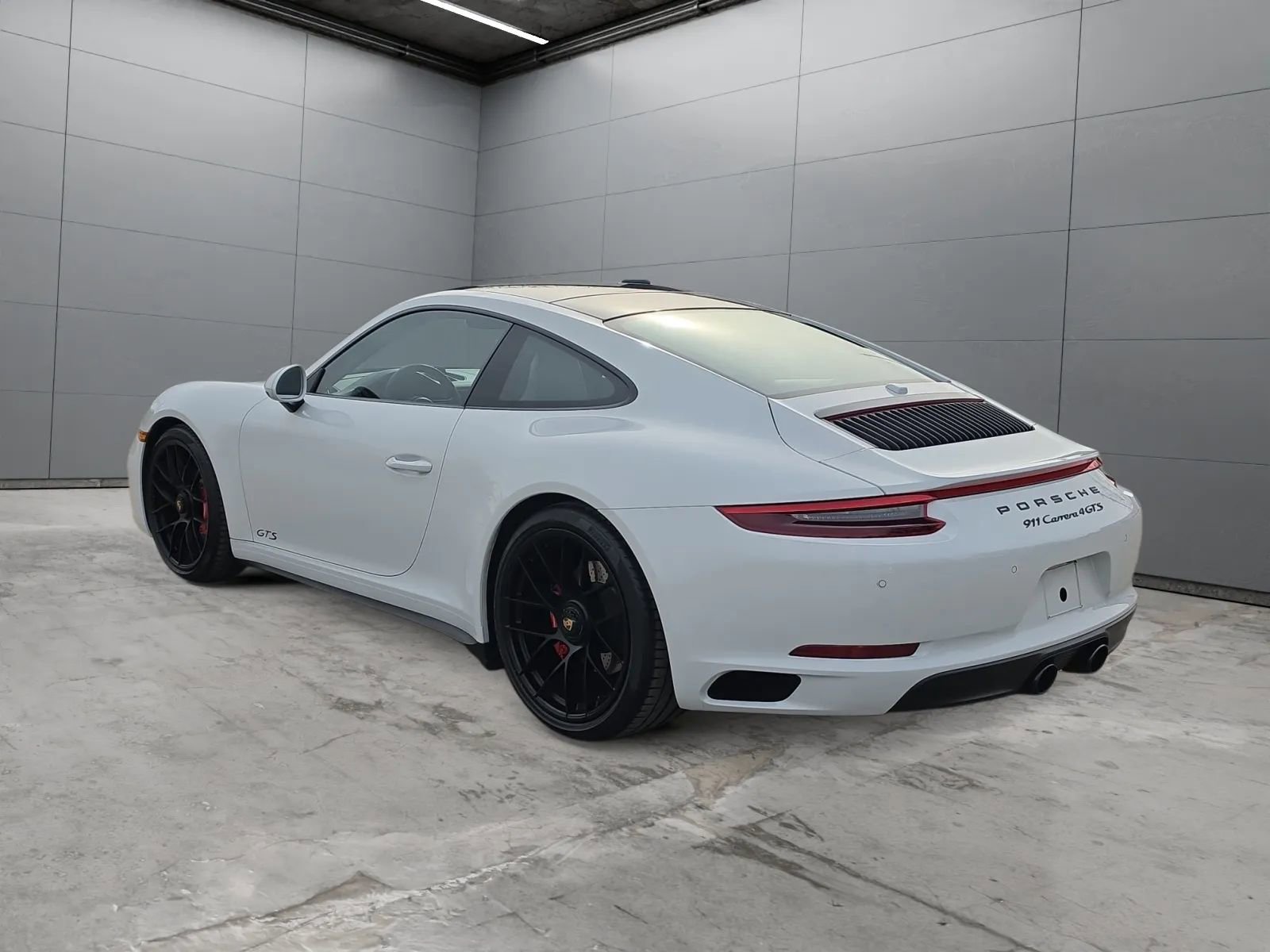 Used 2019 Porsche 911 Carrera 4 GTS image 3