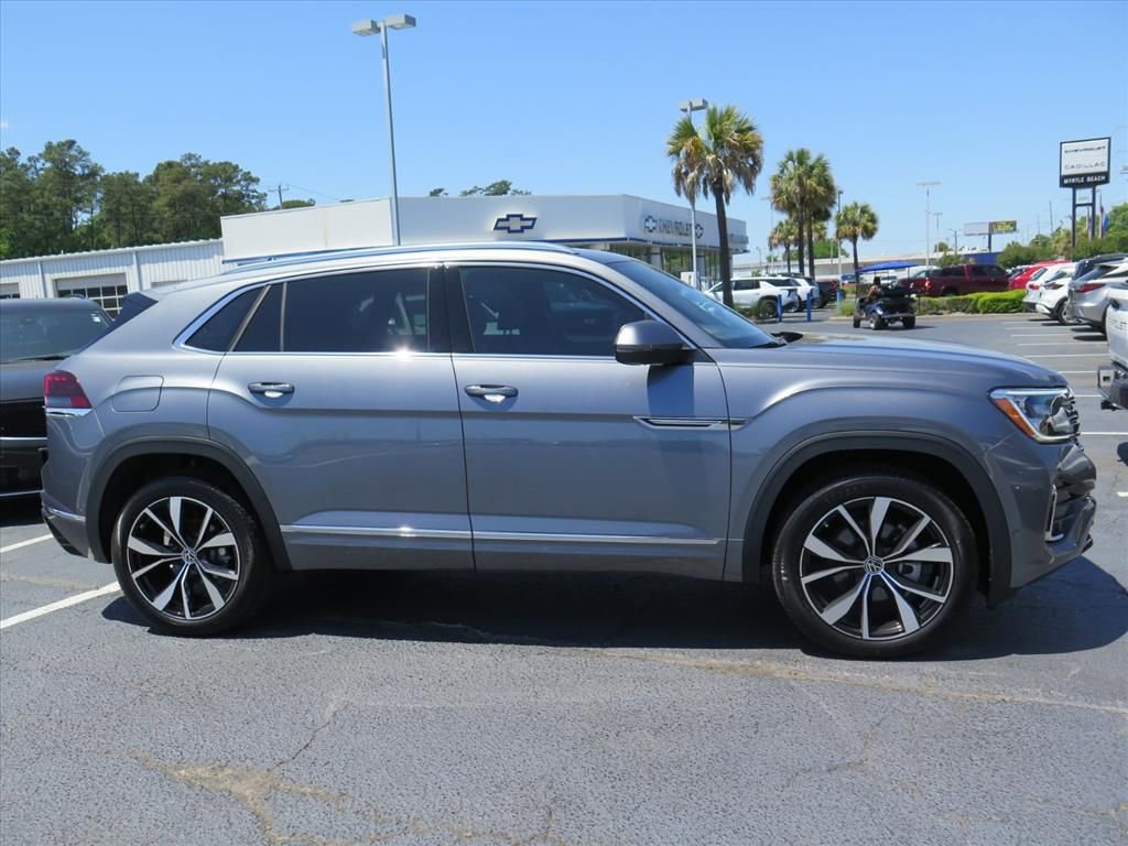 Used 2024 Volkswagen Atlas Cross Sport SEL Premium R-Line AWD/4WD image 2