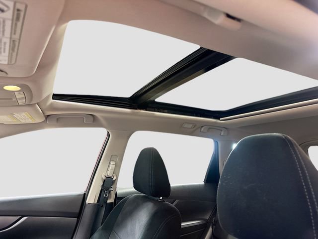 Used 2016 Nissan Rogue SV w/ SV Moonroof Package AWD/4WD image 19