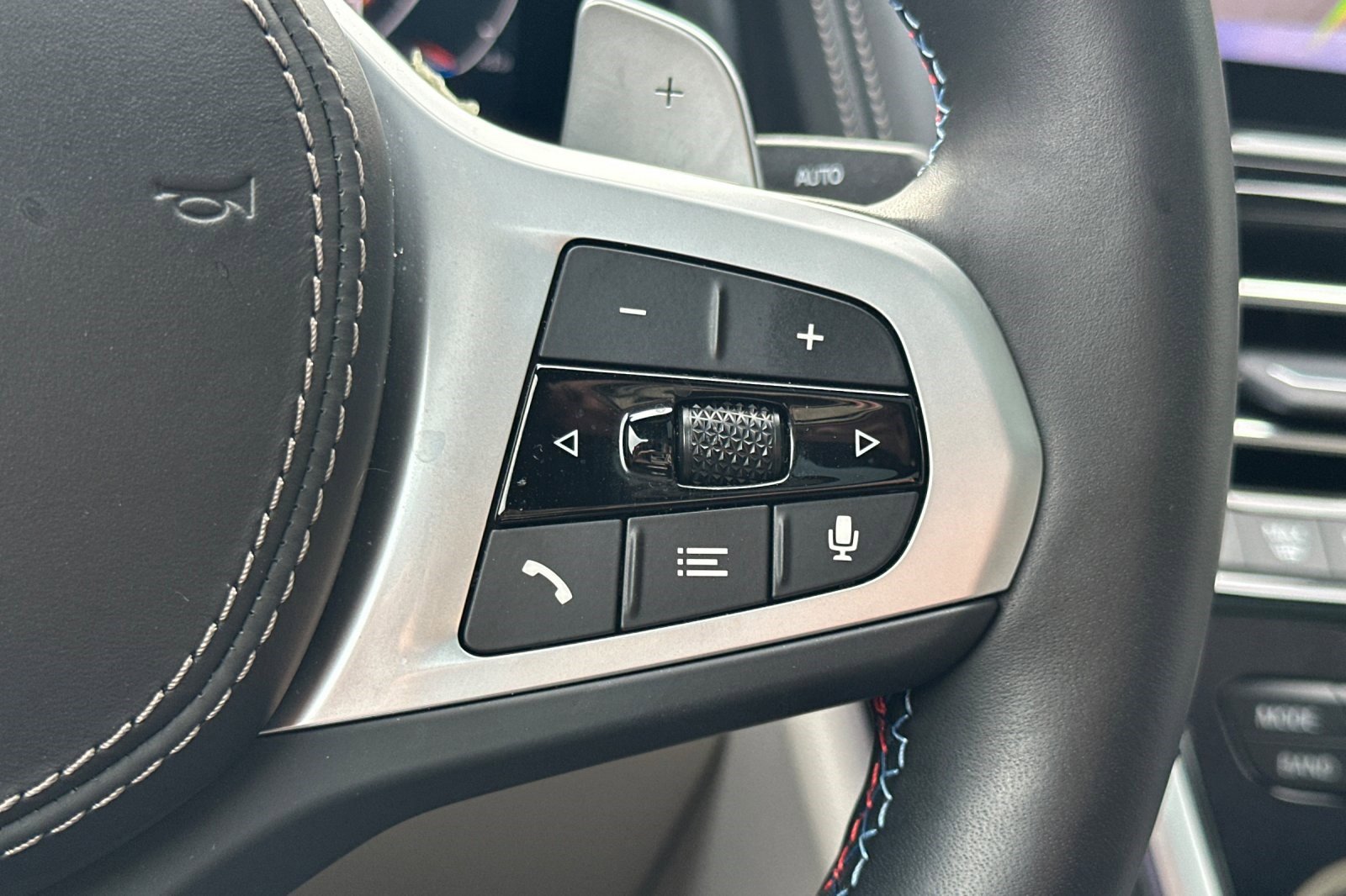 Certified 2025 BMW M850i xDrive w/ M Sport Professional Package image 31