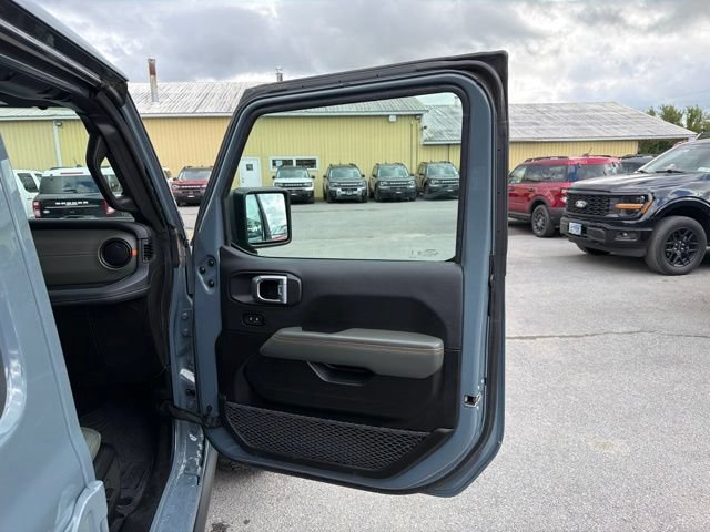 Used 2024 Jeep Gladiator Mojave AWD/4WD image 29