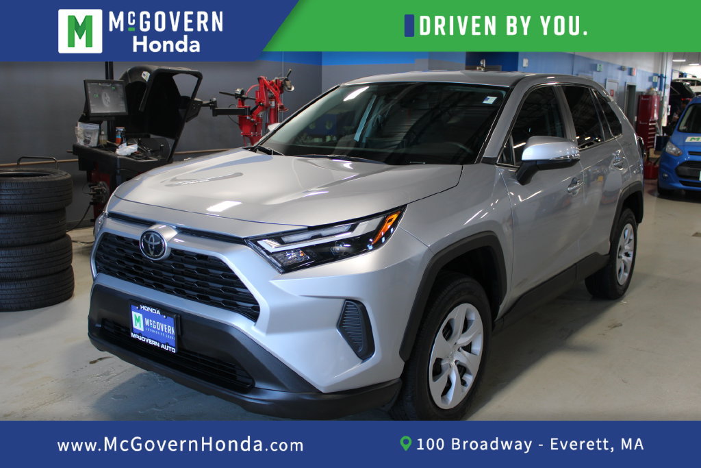 Used 2025 Toyota RAV4 LE AWD/4WD image 1