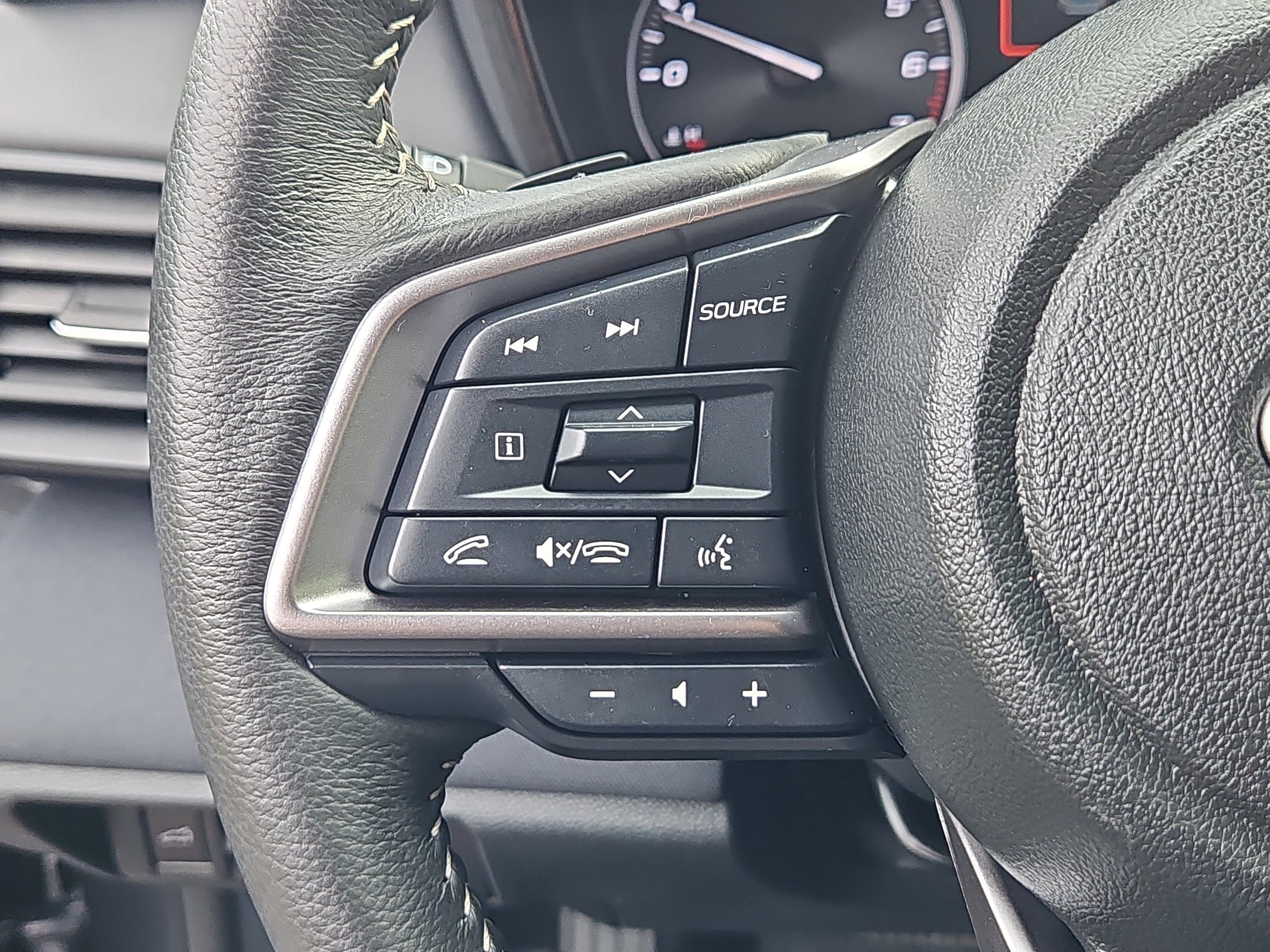 Certified 2025 Subaru Outback Premium AWD/4WD image 16
