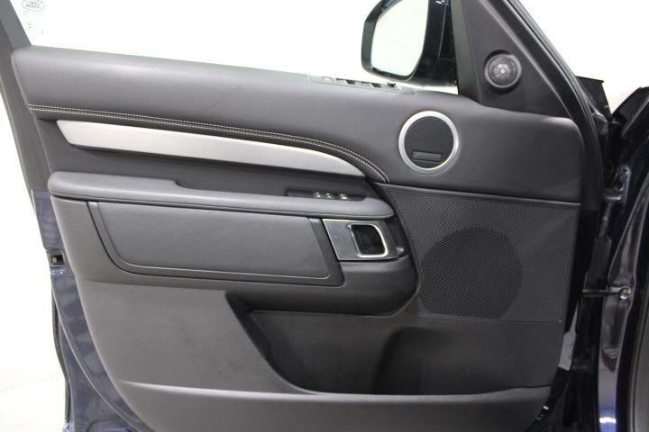 Used 2021 Land Rover Discovery S R-Dynamic AWD/4WD image 19