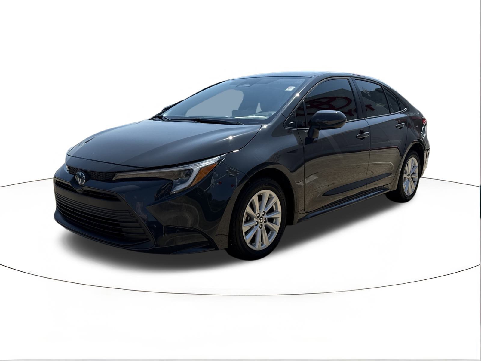 Used 2024 Toyota Corolla LE w/ LE Convenience Package image 4