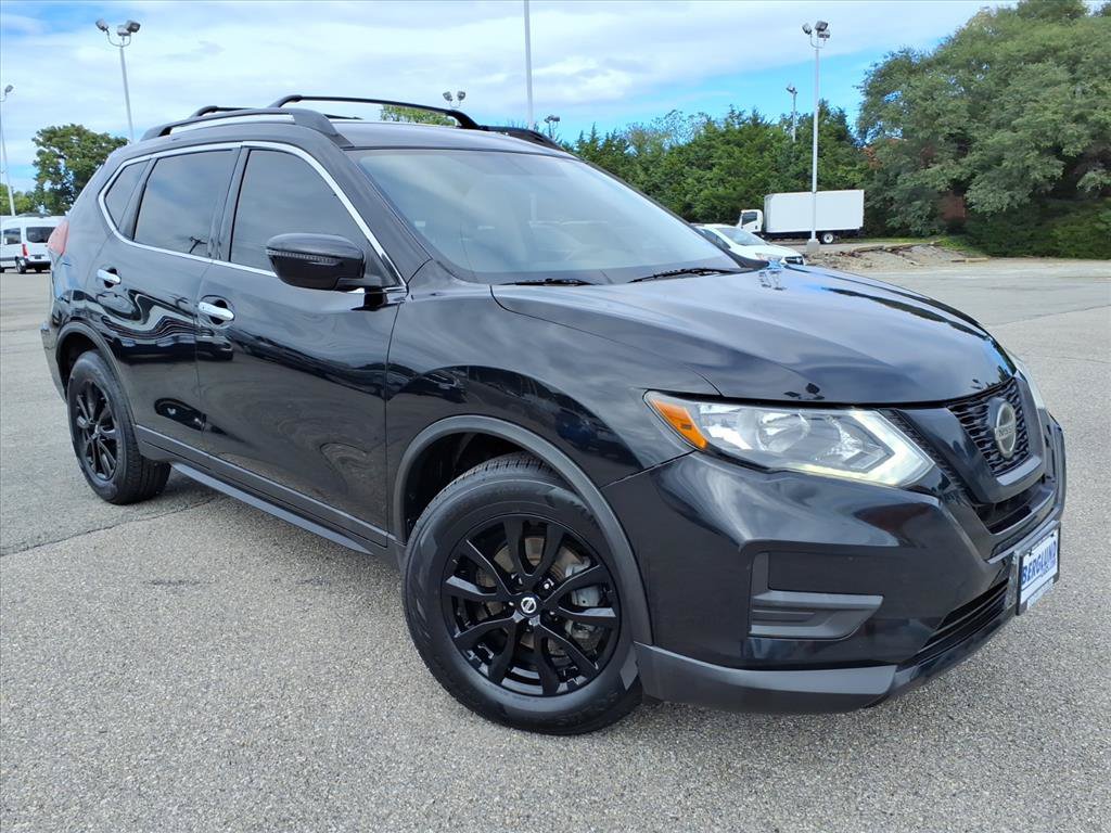 Used 2018 Nissan Rogue SV FWD image 2