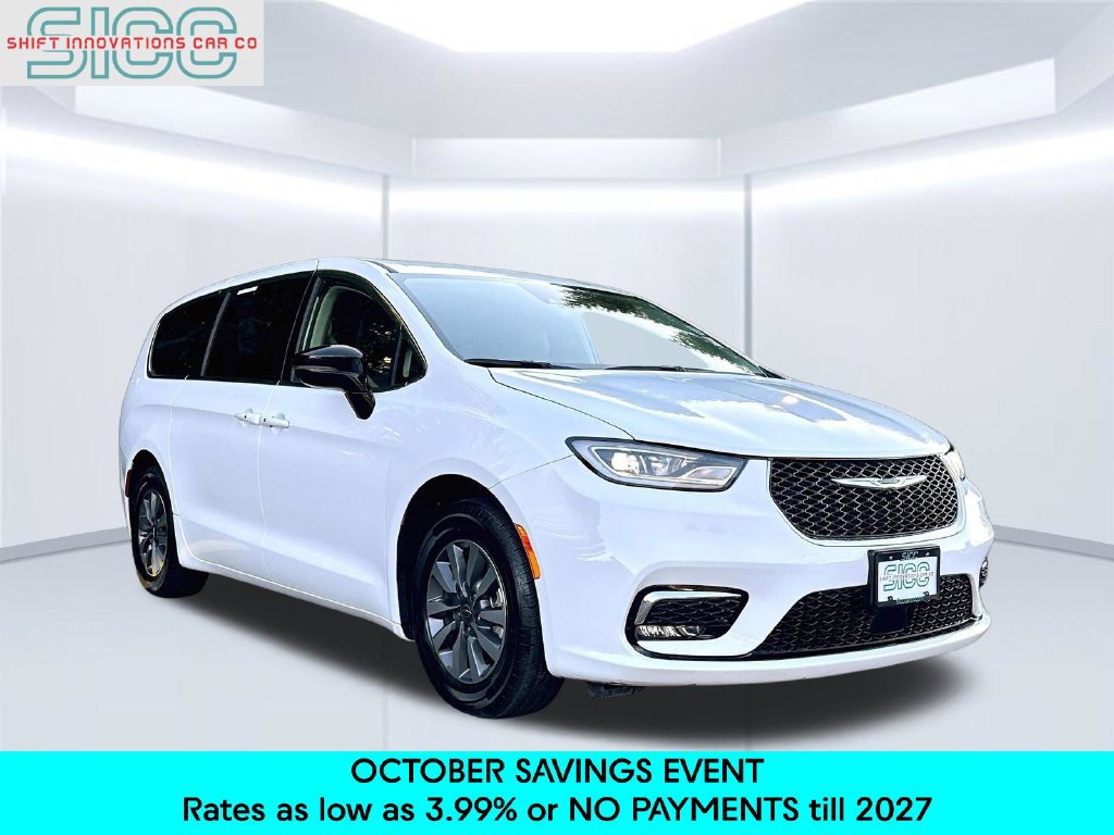 Used 2024 Chrysler Pacifica Limited FWD image 3