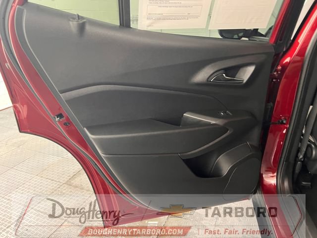 Used 2025 Chevrolet Trax LT FWD image 31