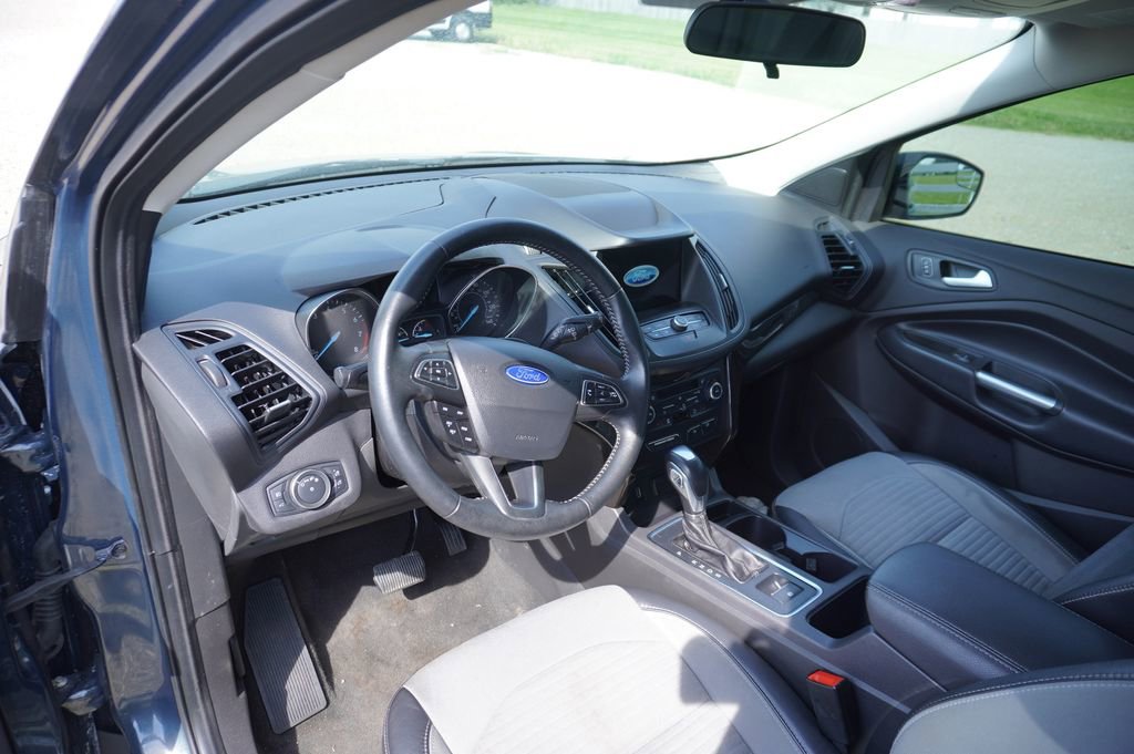 Used 2019 Ford Escape SE FWD image 3