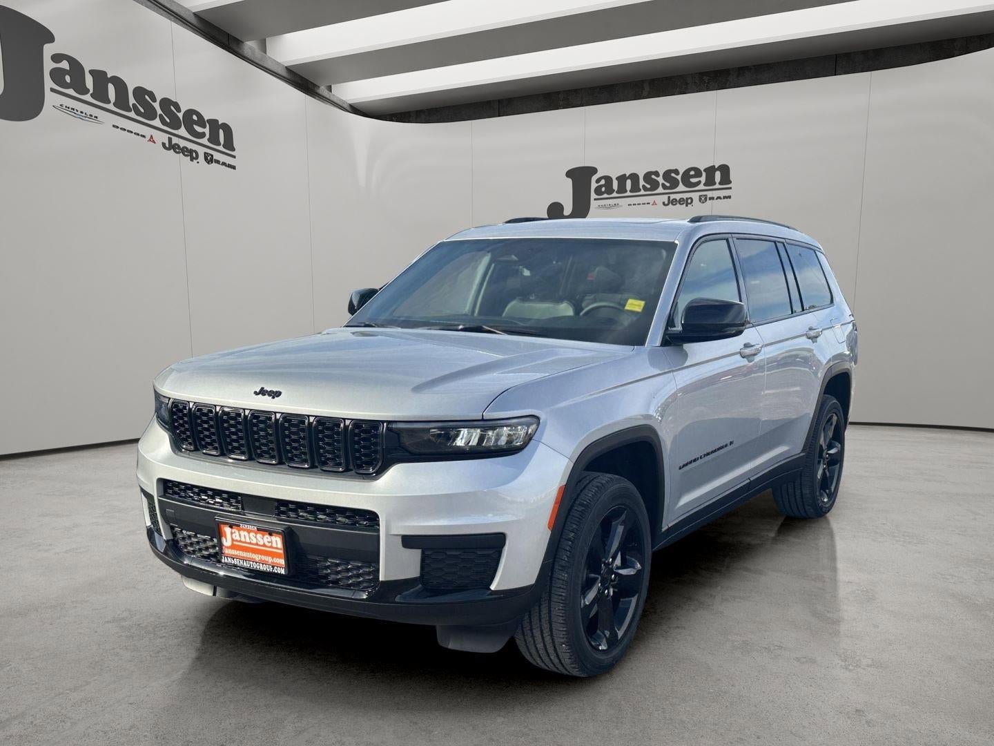 New 2025 Jeep Grand Cherokee L Altitude image 8