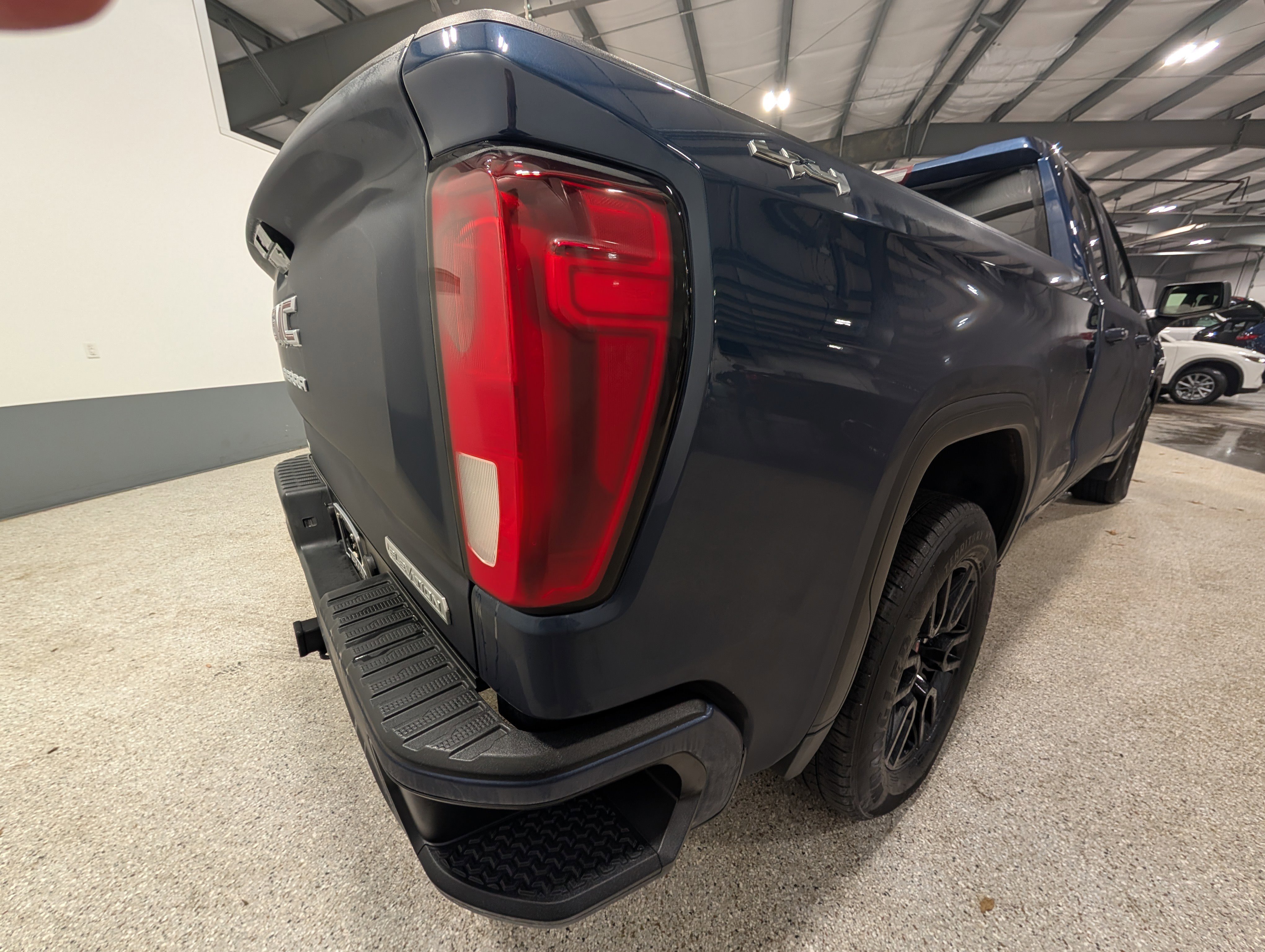 Used 2021 GMC Sierra 1500 Elevation image 3
