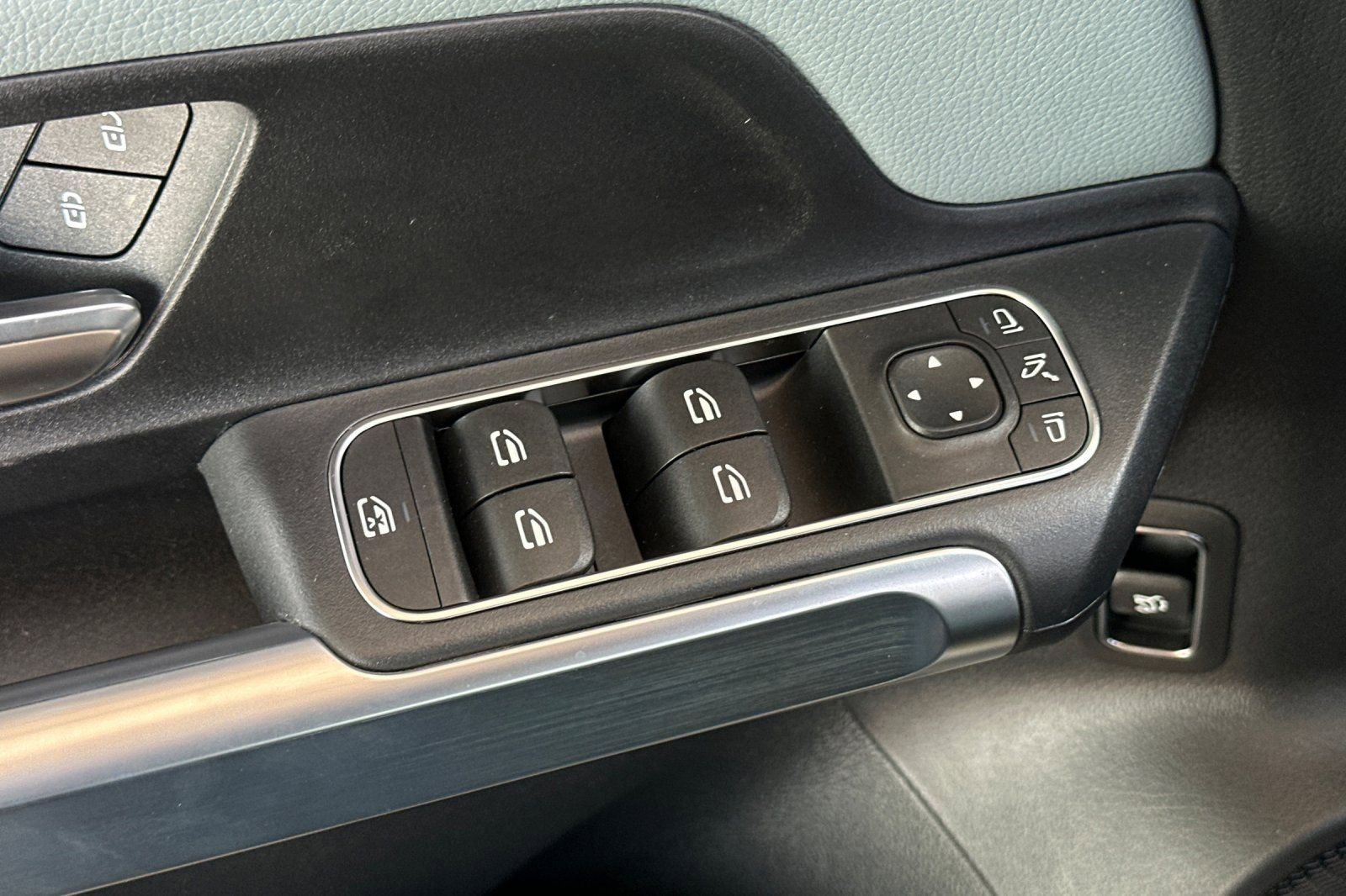 New 2026 Mercedes-Benz GLB 250 image 22