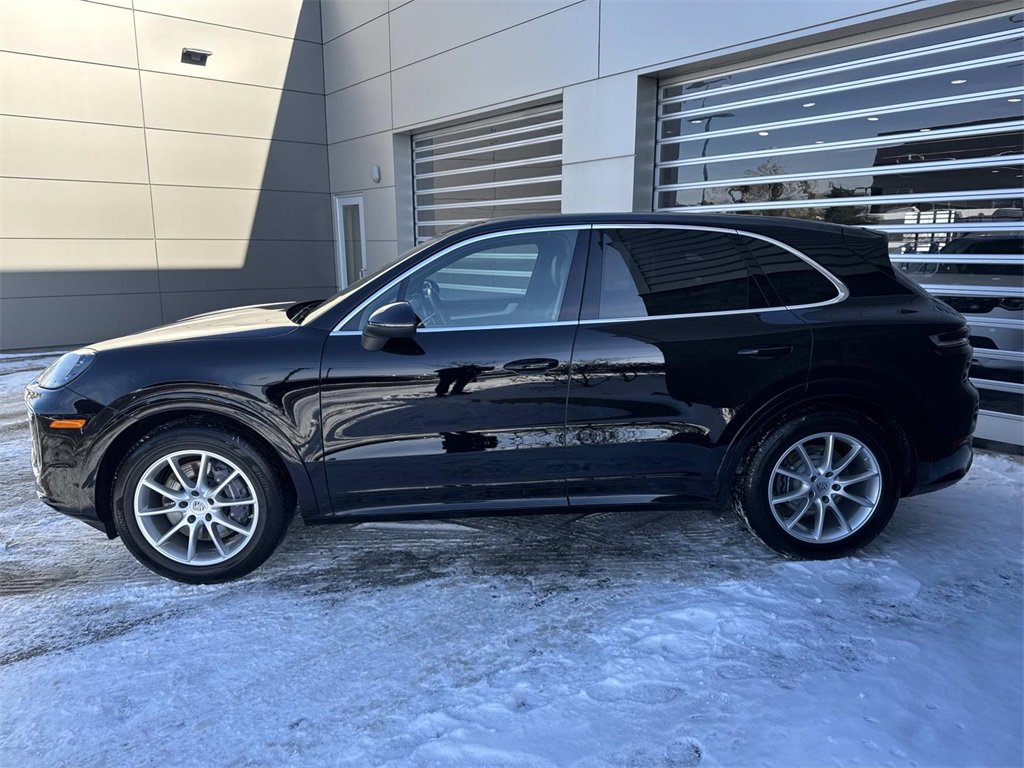 Used 2024 Porsche Cayenne Base image 4