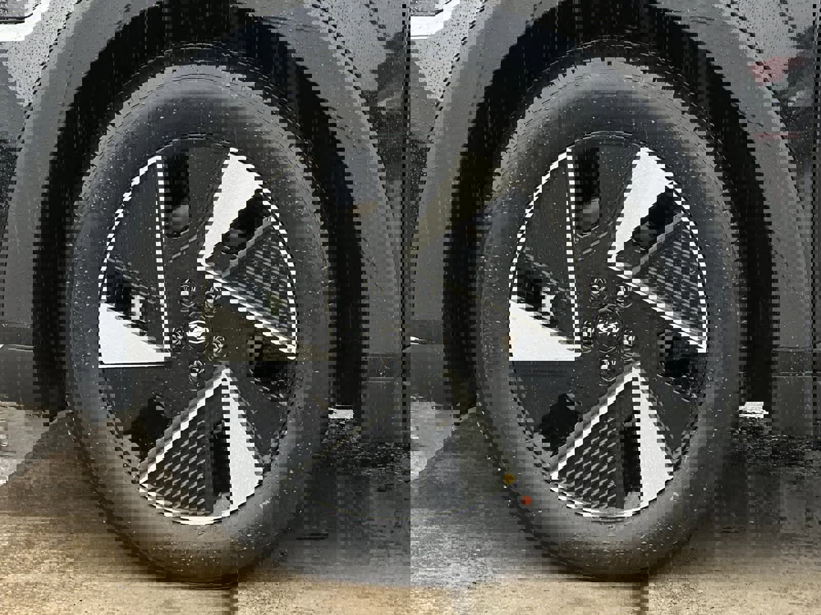 New 2025 Hyundai Ioniq 5 SE image 25