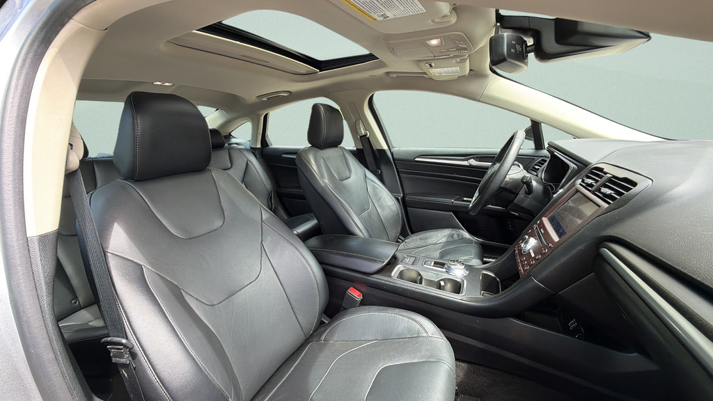 Used 2020 Ford Fusion Energi Titanium FWD image 28