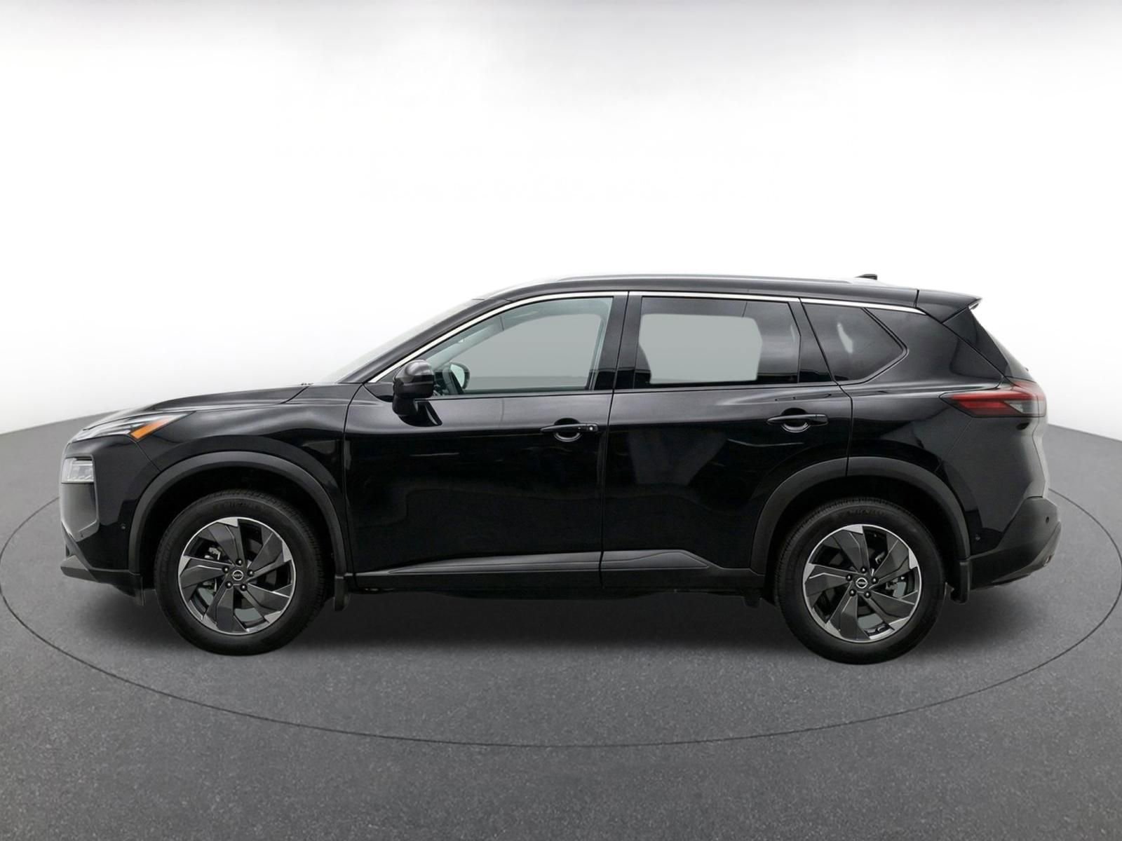 Used 2025 Nissan Rogue SV AWD/4WD image 4