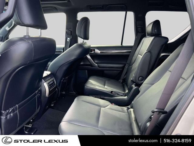 Used 2023 Lexus GX 460 Luxury w/ Sport Design Package AWD/4WD image 15