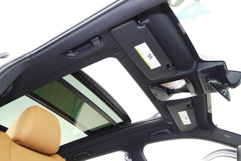 Used 2024 BMW X5 sDrive40i w/ M Sport Package RWD image 18